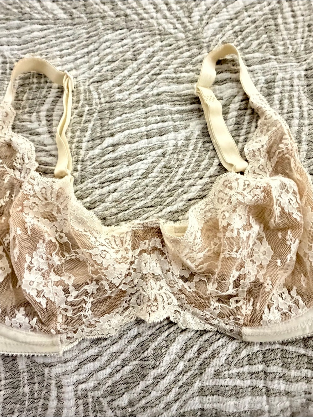 Vintage Tag Victoria's Secret Lace Underwire Bra